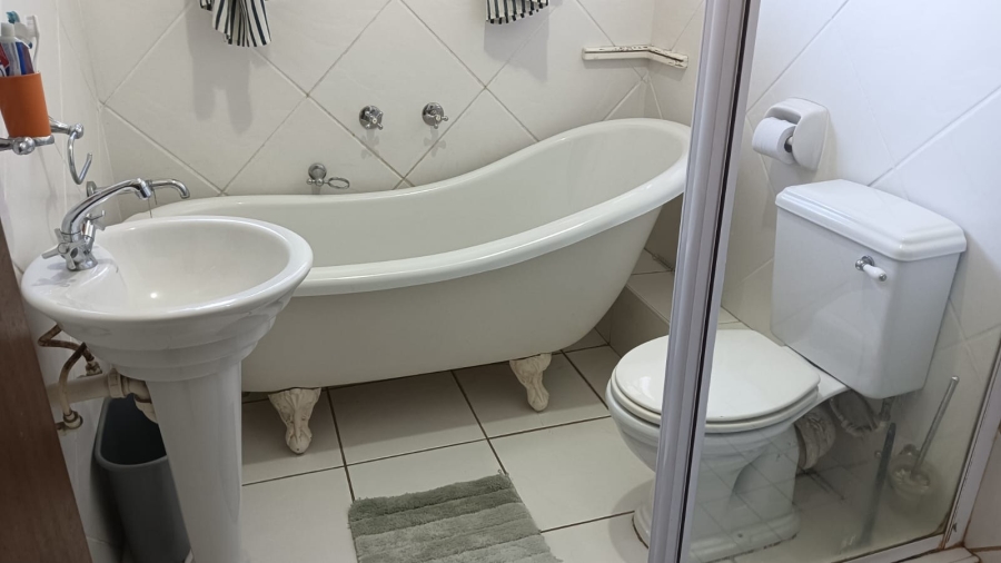 4 Bedroom Property for Sale in Dorchester Heights Eastern Cape